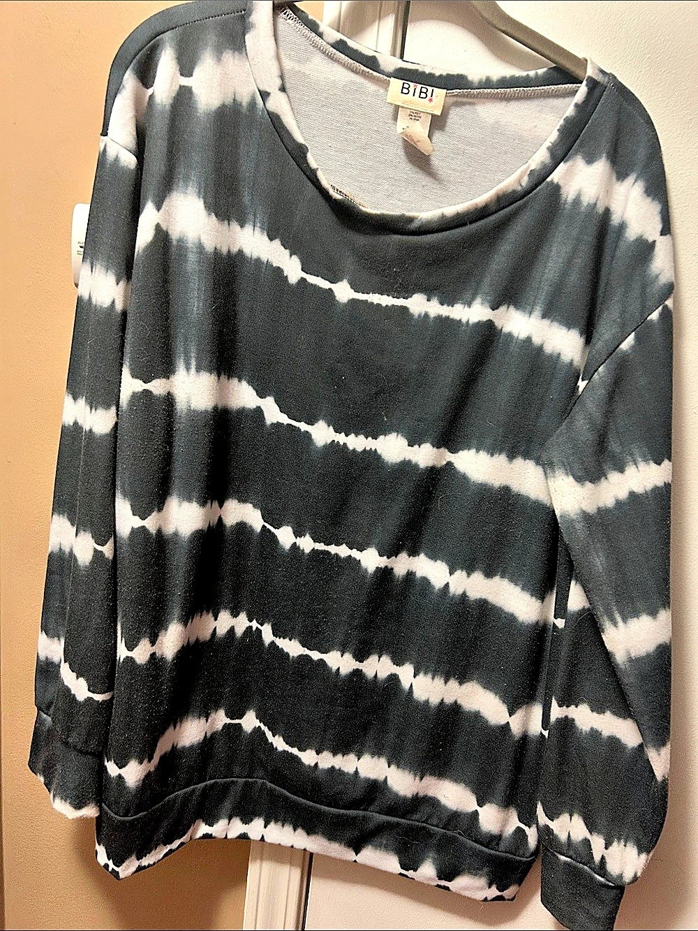 BIBI Tie-Dye Long Sleeve transitional Black & White top Size Large